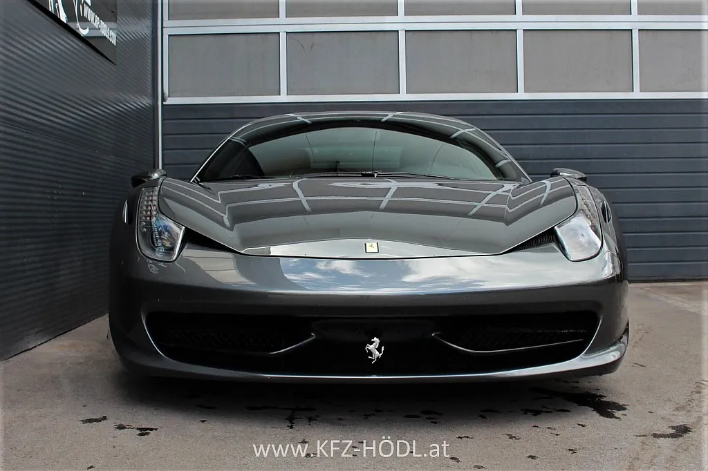 Ferrari 458 Italia Image 5