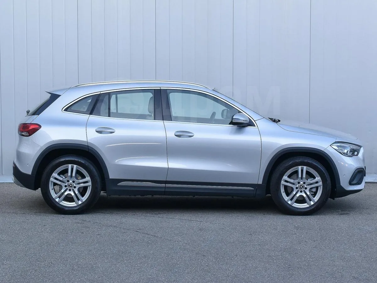 Mercedes-Benz GLA-Class Image 2